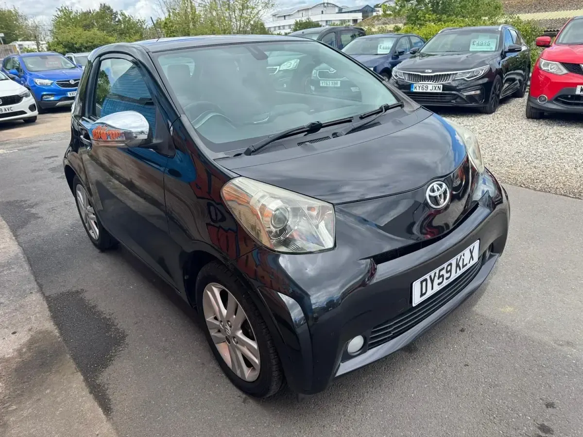 Used Toyota iQ 98 HP (72 kW) 2009 Black Hatchback