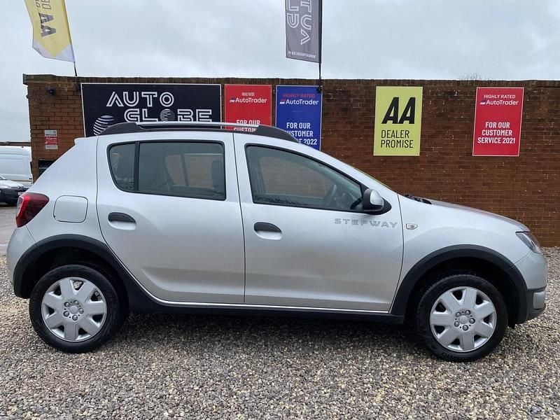 Used Dacia Sandero Ambiance 2015 Silver Hatchback