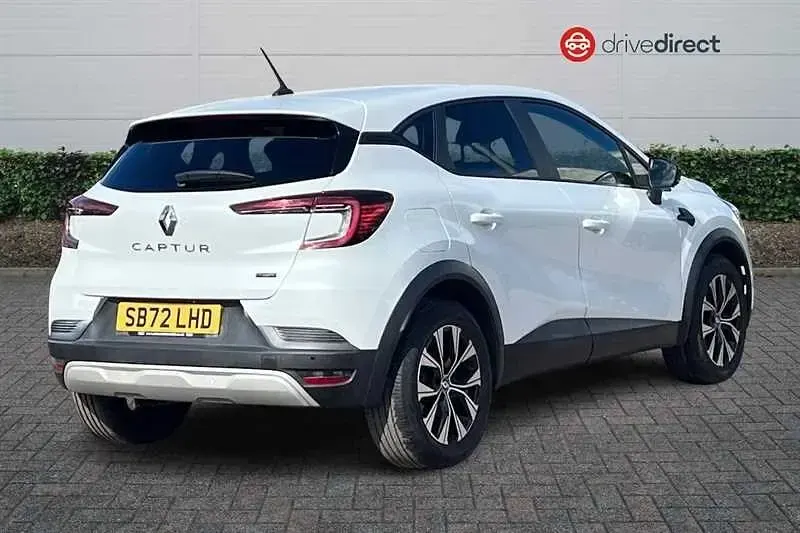 Begagnad Renault Captur Evolution 145 HK (106 kW) 2023 Vit SUV