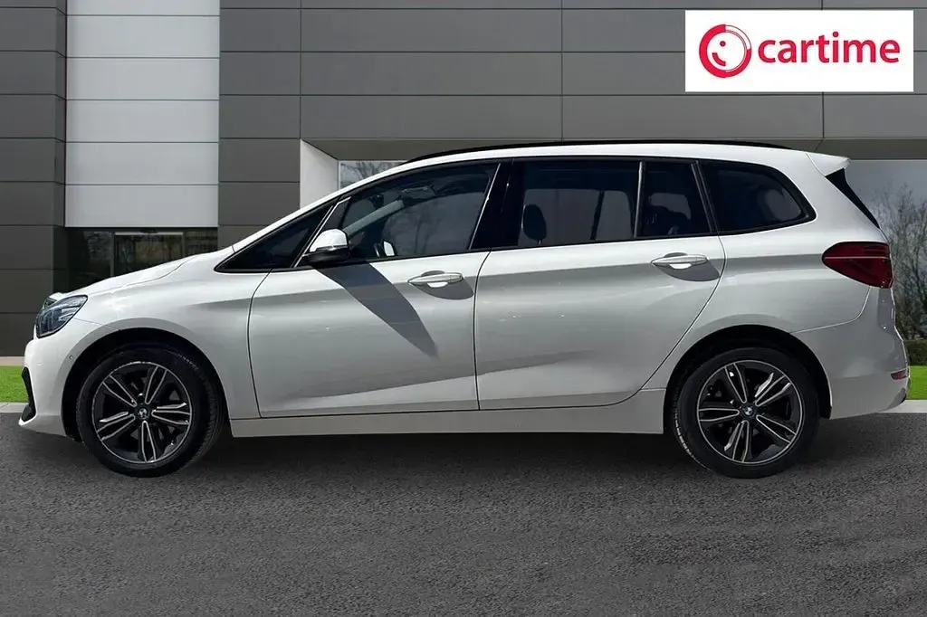 Usado BMW 218 Sport Line 136 HP (100 kW) 2020 Branco Carrinha