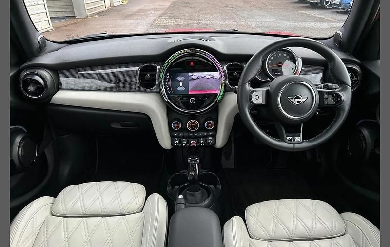 Used Mini Cooper Exclusive 134 HP (98 kW) 2022 Red Hatchback