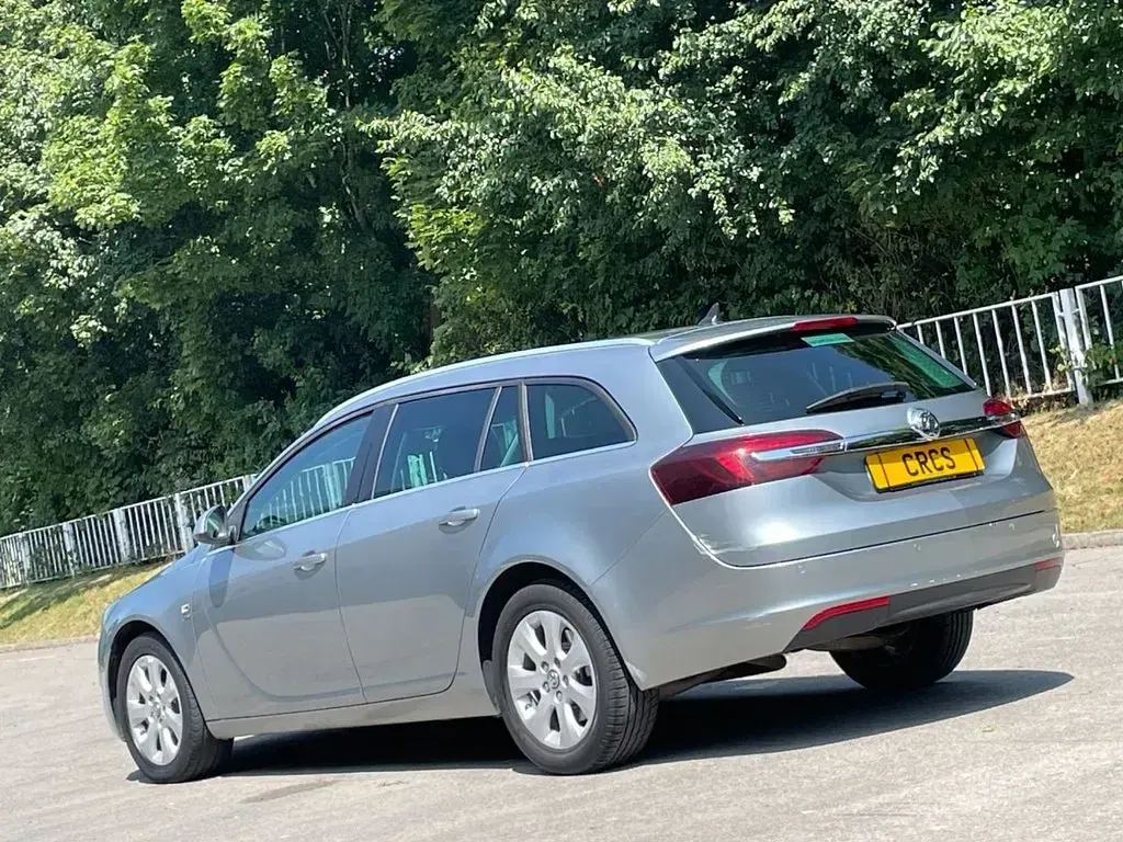 Used Vauxhall Insignia SRi 163 HP (119 kW) 2015 Silver Estate