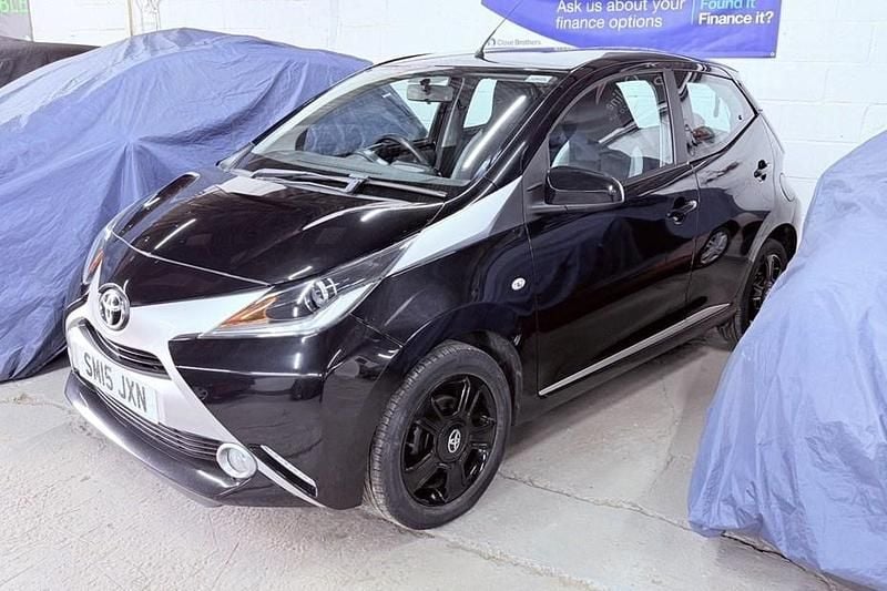 Used Toyota Aygo X-clusiv 69 HP (50 kW) 2015 Black Hatchback