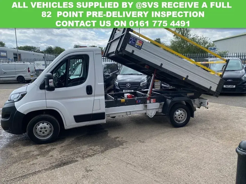 Used Peugeot Boxer Business-Line 140 HP (102 kW) 2022 White Van