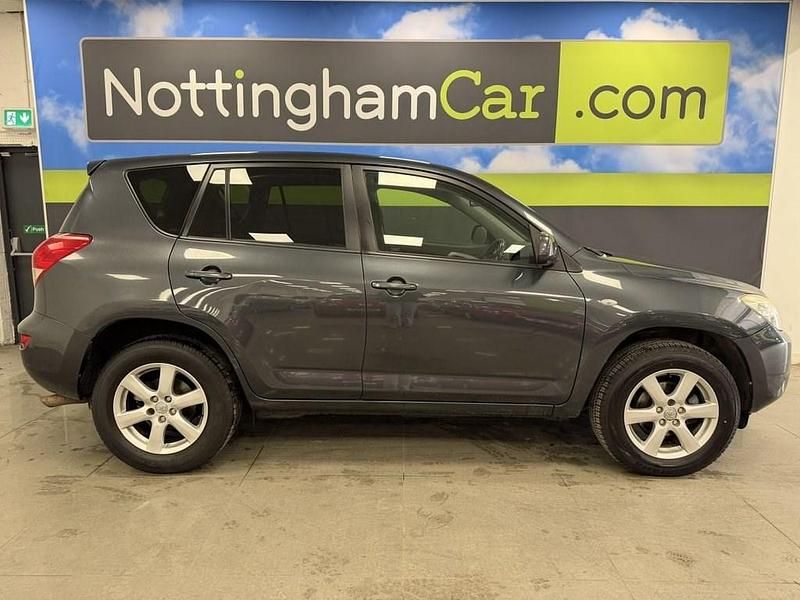 Usado Toyota RAV4 150 CV (110 kW) 2008 Gris SUV