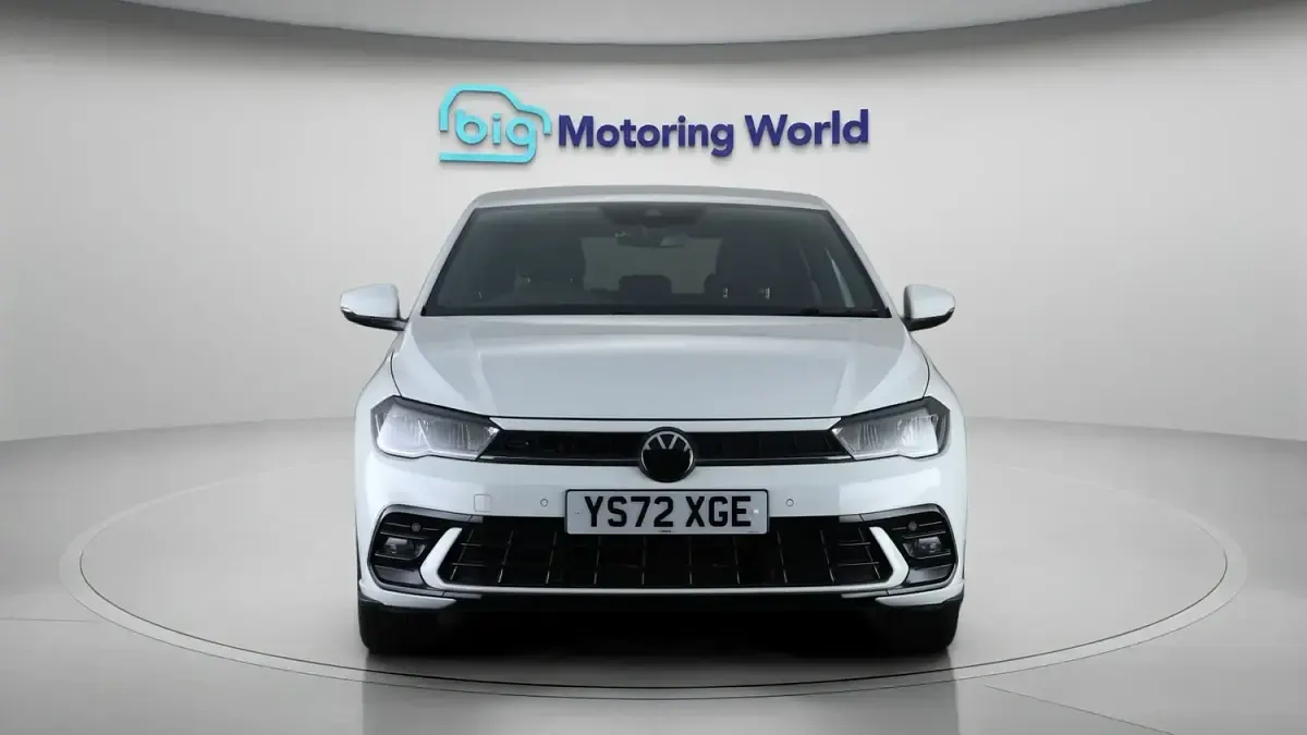 Used VW Polo R-line 95 HP (69 kW) 2023 White Hatchback