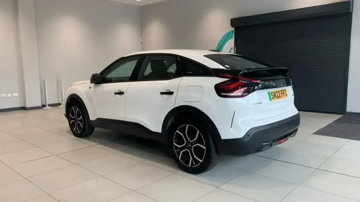 Używany Citroën e-C4 98 kW (134 KM) 2022 Biały Hatchback