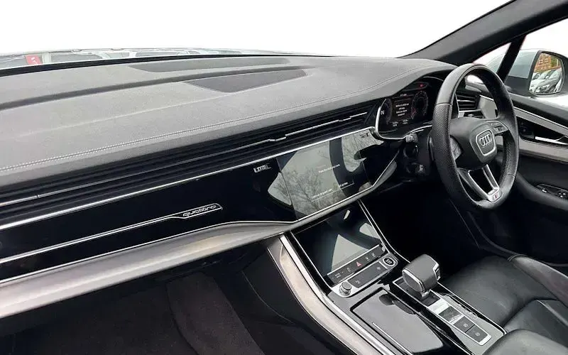 Used Audi Q7 Black Edition 286 HP (210 kW) 2023 Silver SUV
