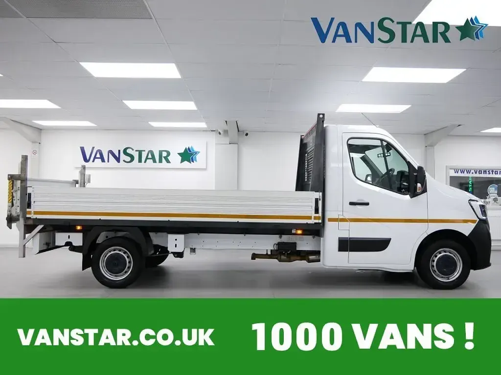 Used Renault Master Business 145 HP (106 kW) 2023 White Cabriolet