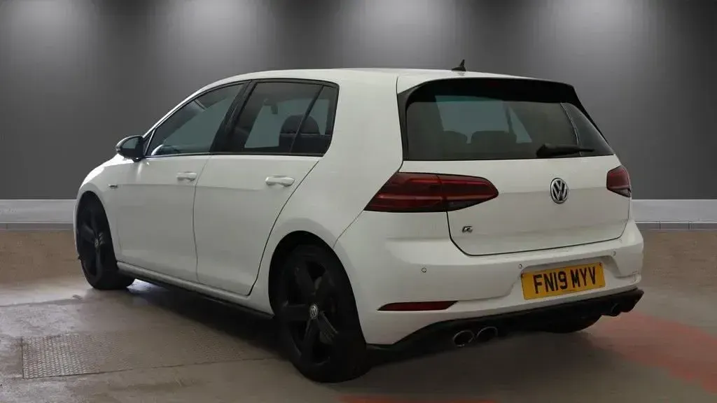 Used VW Golf VII R 300 HP (220 kW) 2019 White Hatchback