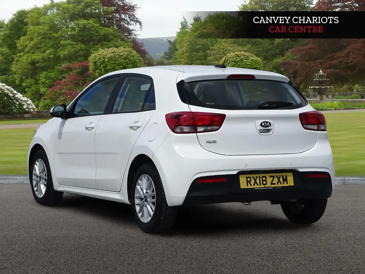 Begagnad Kia Rio 83 HK (61 kW) 2018 Vit Halvkombi