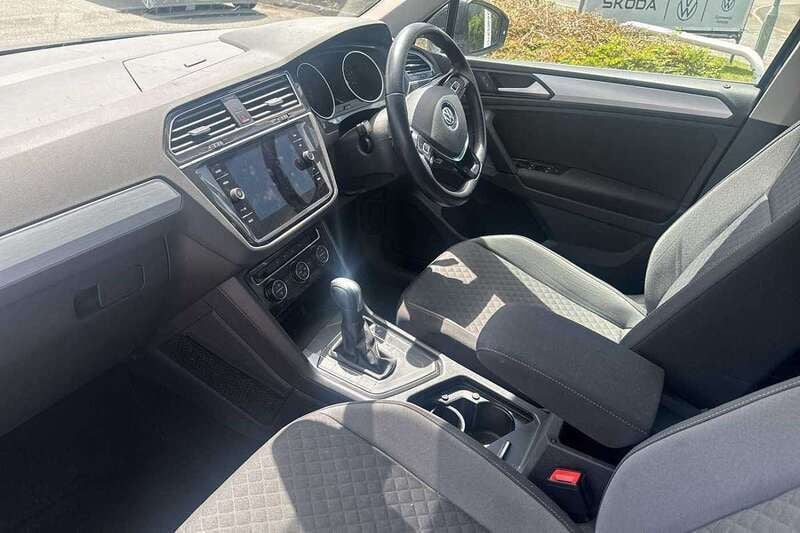 Image 2/4