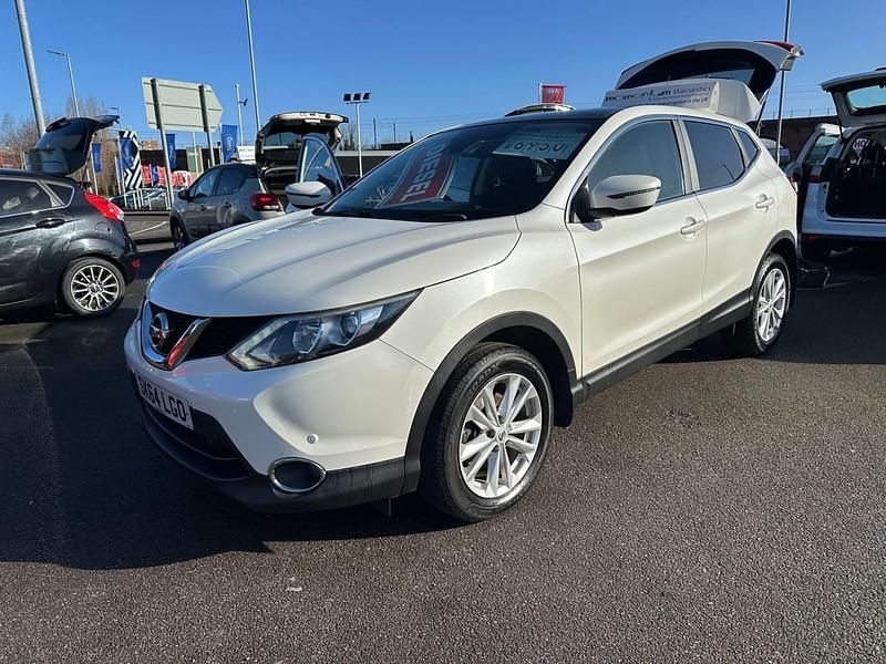 Used Nissan Qashqai Acenta Premium 2014 White SUV