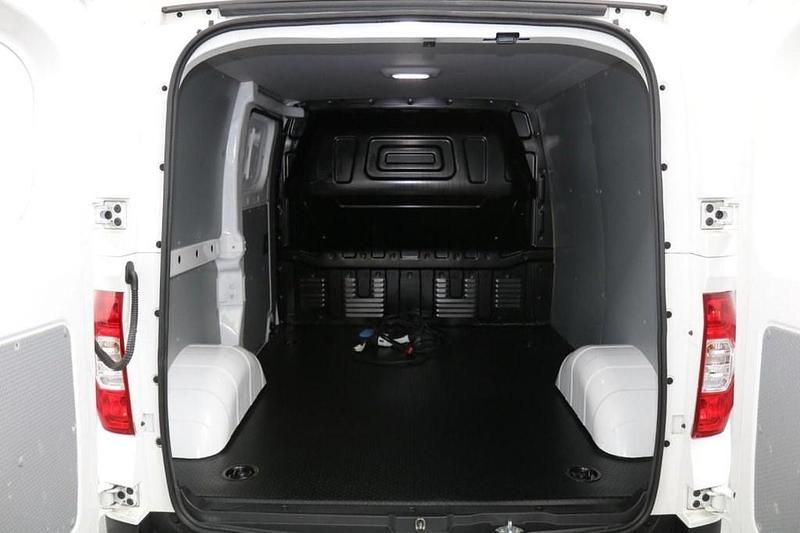 Image 3/4