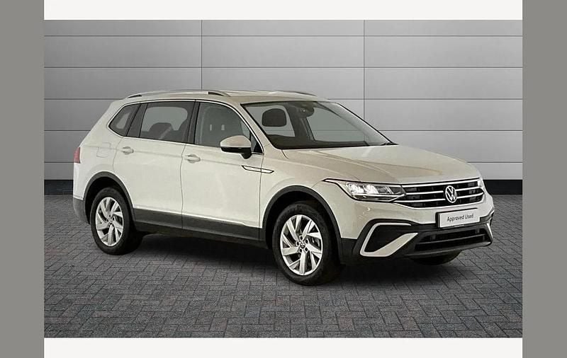 Used VW Tiguan Allspace Life 150 HP (110 kW) 2023 White SUV