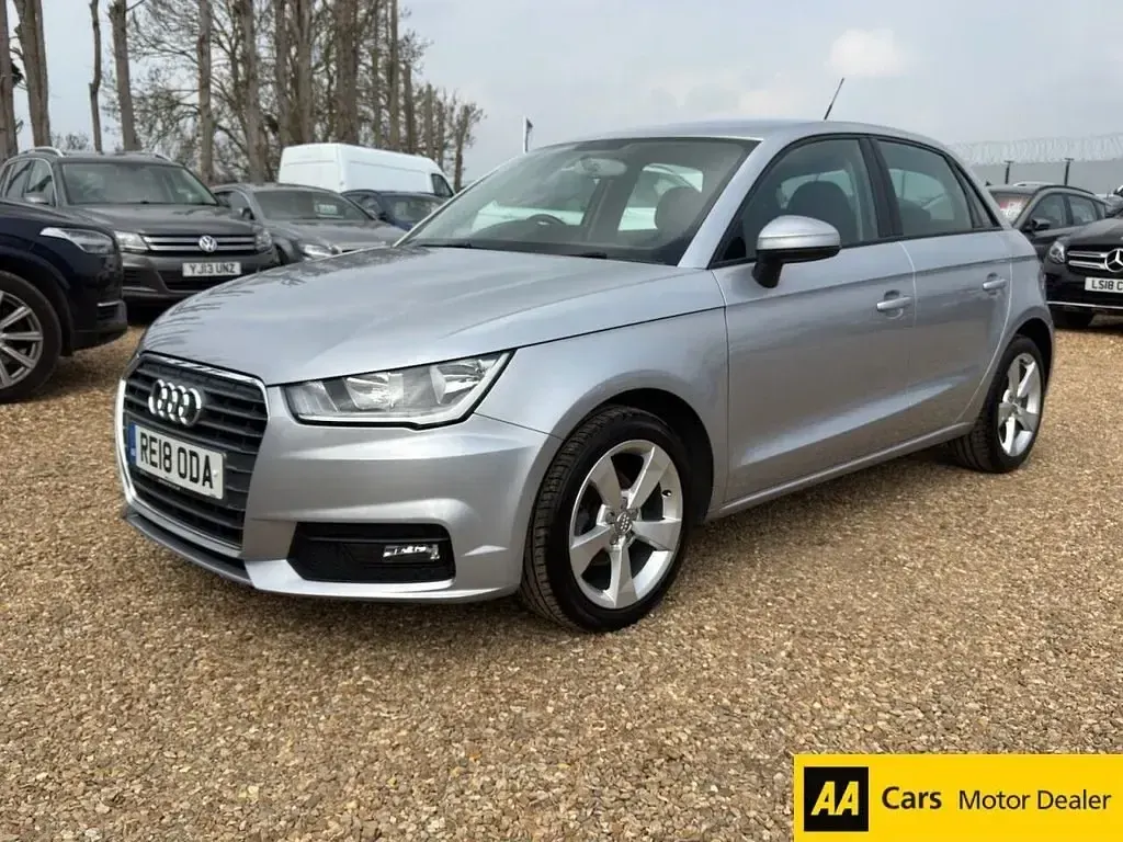 Usado Audi A1 Sportback Sport 95 HP (69 kW) 2018 Prateado Citadino