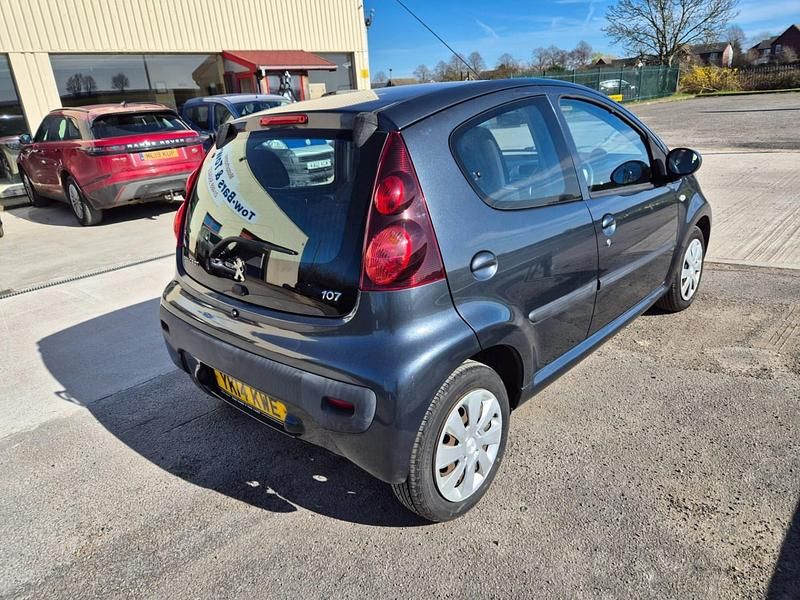 Used Peugeot 107 Active 68 HP (50 kW) 2014 Grey Hatchback