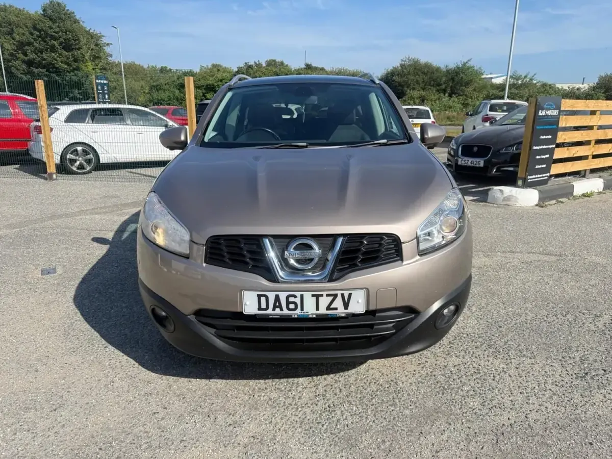 Used Nissan Qashqai N-TEC 110 HP (80 kW) 2011 Beige SUV