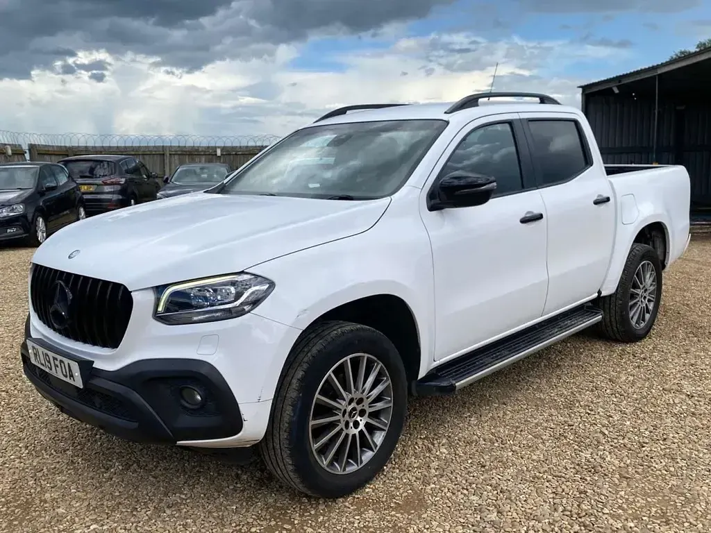 Used Mercedes X250 Progressive 190 HP (139 kW) 2019 White Pickup