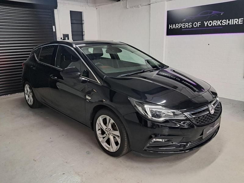 Black Used 2018 Vauxhall Astra SRi Hatchback | £8,995 (Fair price) - Image 1/4