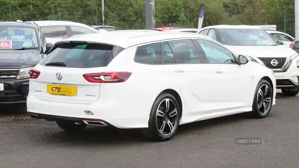 Used Vauxhall Insignia SRi 167 HP (122 kW) 2017 White Estate
