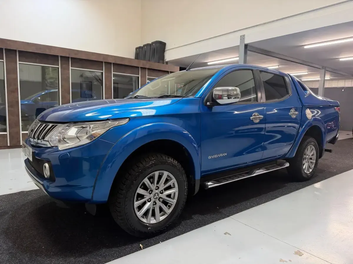 Used Mitsubishi L200 181 HP (133 kW) 2016 Blue Pickup