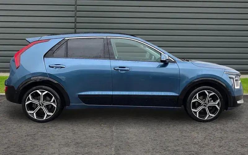 Used Kia Niro 182 HP (133 kW) 2023 Blue SUV