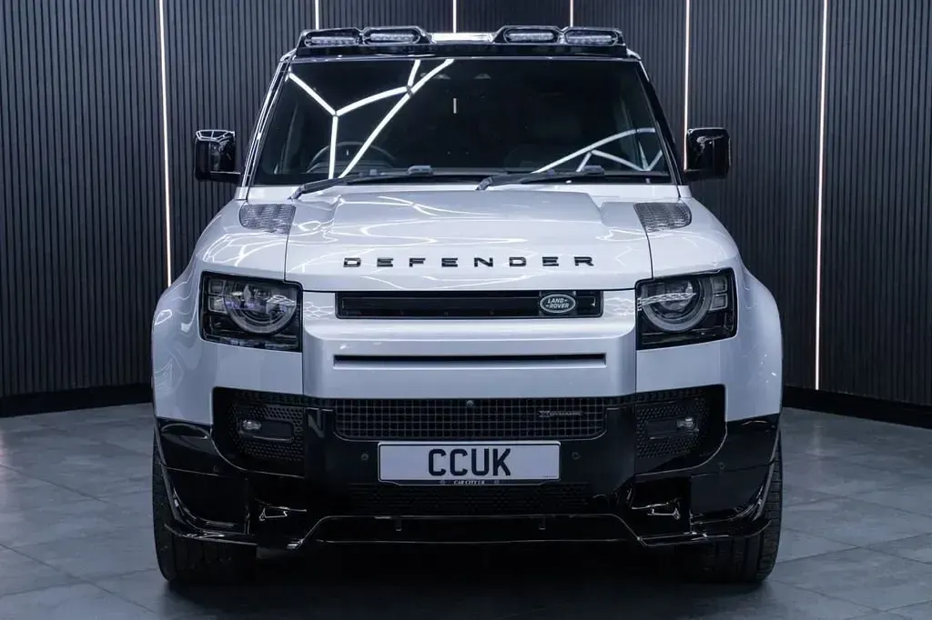 Usado Land Rover Defender HSE Dynamic 250 HP (183 kW) 2022 Prateado SUV