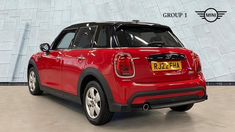 Used Mini Cooper Classic 134 HP (98 kW) 2022 Red Hatchback