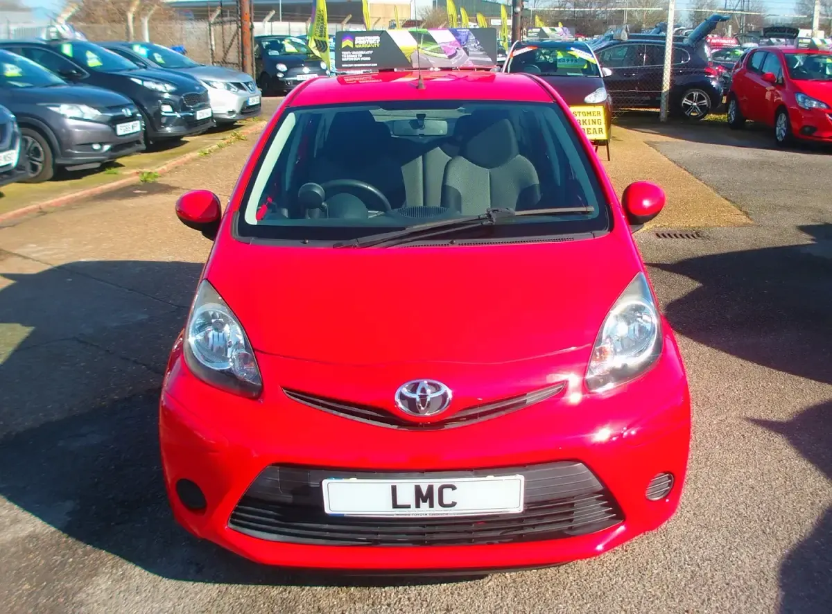 Used Toyota Aygo 68 HP (50 kW) 2014 Red Hatchback