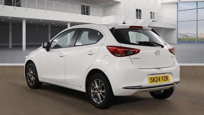 Used Mazda 2 Center-Line 75 HP (55 kW) 2024 White Hatchback
