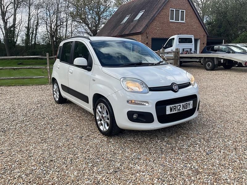 Używany Fiat Panda Lounge 69 KM (50 kW) 2012 Biały Hatchback
