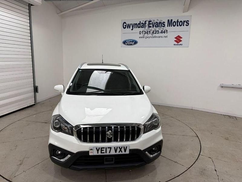 Used Suzuki SX4 SZ5 140 HP (102 kW) 2017 White Hatchback