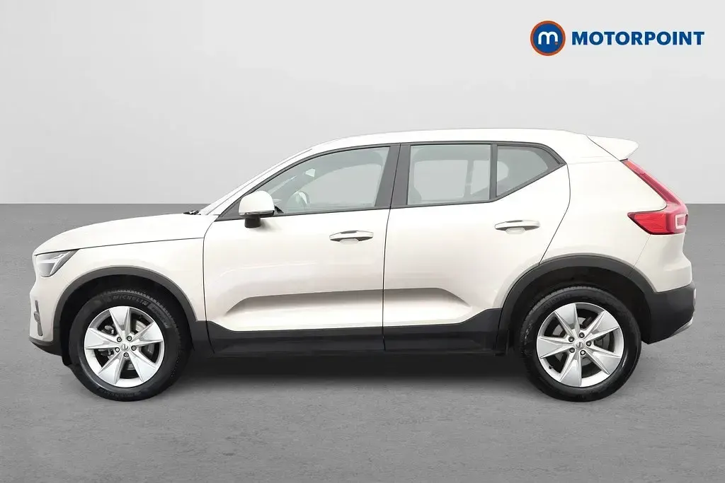 Używany Volvo XC40 Core 2024 Złoty SUV