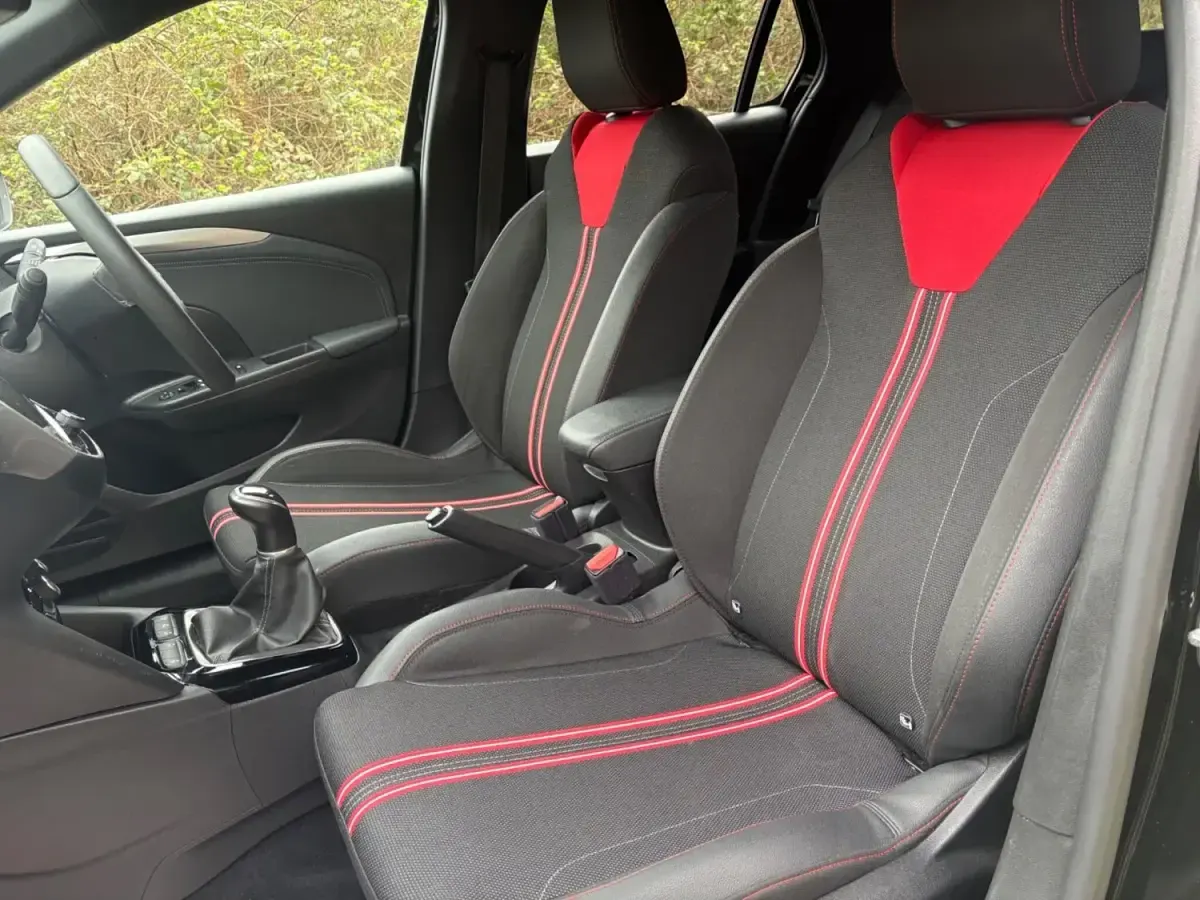 Second-hand Vauxhall Corsa GS Line 2022 Negru Hatchback