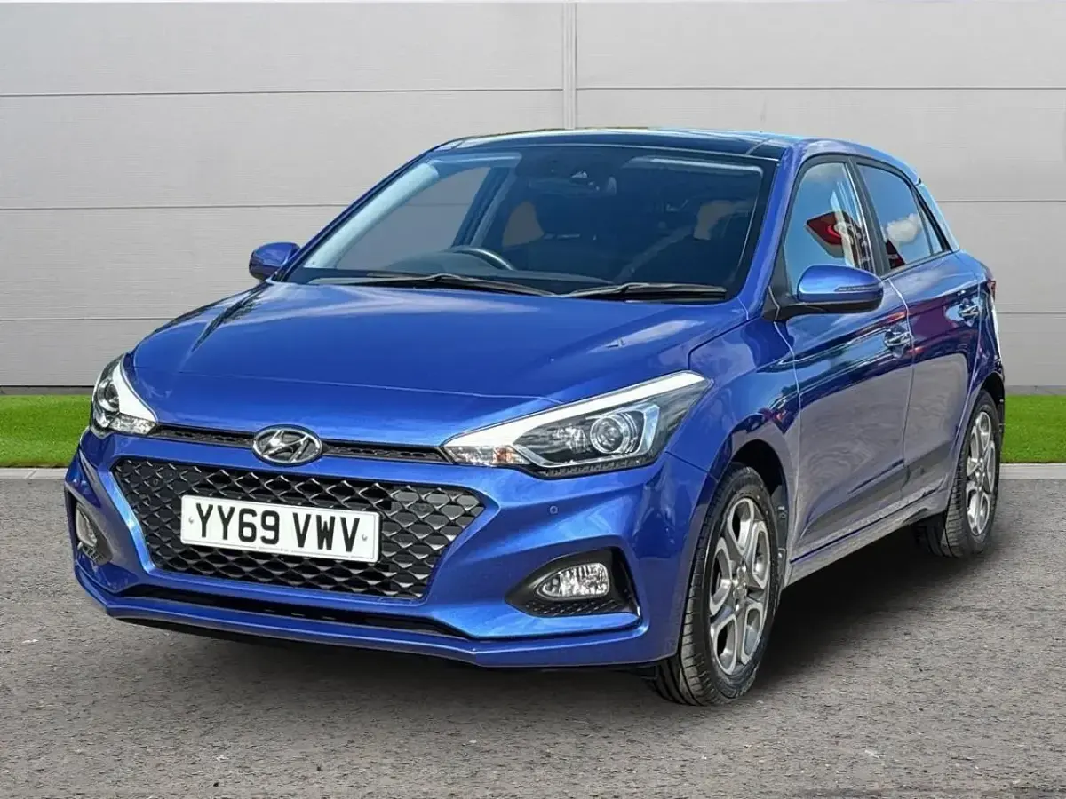 Used Hyundai i20 Premium SE 83 HP (61 kW) 2020 Blue Hatchback