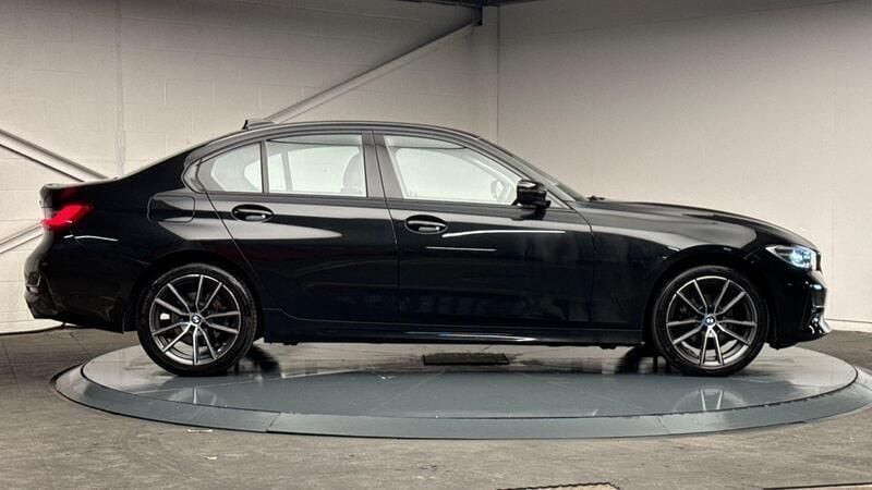 Used BMW 318 Sport Line 148 HP (108 kW) 2019 Black