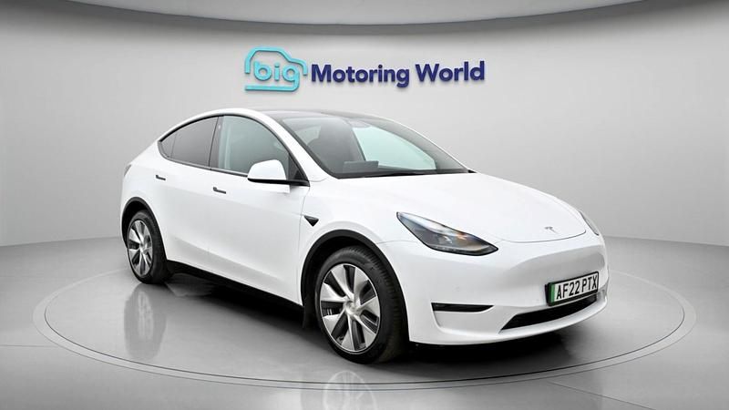 Used Tesla Model Y Long Range AWD 378 kW (514 HP) 2022 White SUV