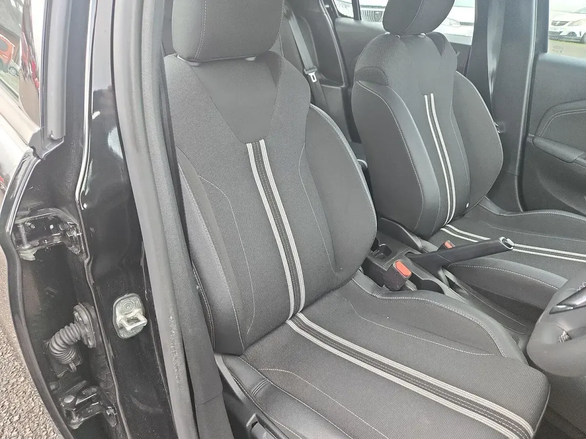Usado Vauxhall Corsa S 100 HP (73 kW) 2024 Preto Citadino