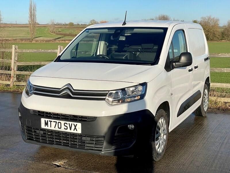 Used Citroën Berlingo 130 HP (95 kW) 2020 White MPV