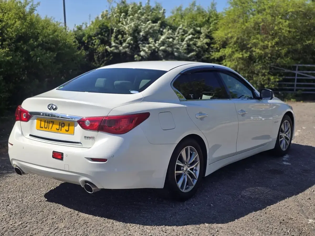 Used Infiniti Q50 Premium 364 HP (267 kW) 2017 White Sedan