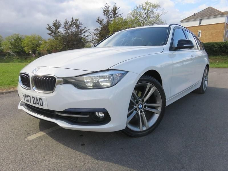 Begagnad BMW 318 Sport Line 2017 Vit Kombi