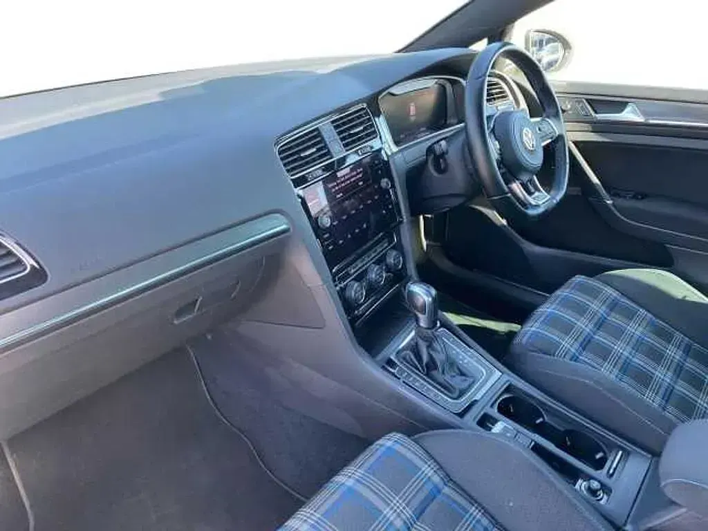 Used VW Golf VII GTE 204 HP (150 kW) 2019