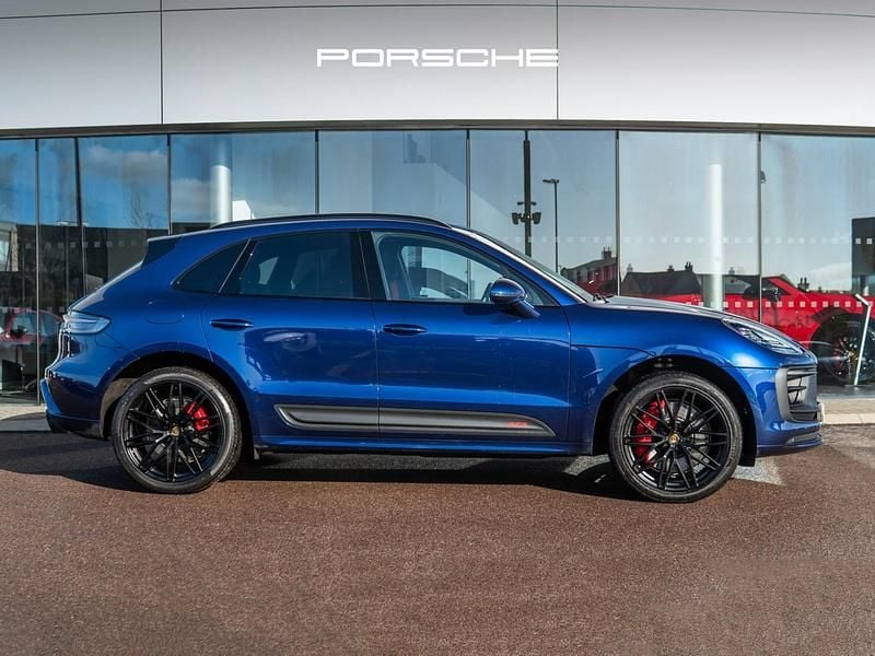 Used Porsche Macan 2024 Gentian blue metallic SUV