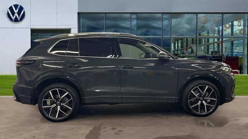 Used VW Tiguan R-line 204 HP (150 kW) 2025 Urano grey SUV