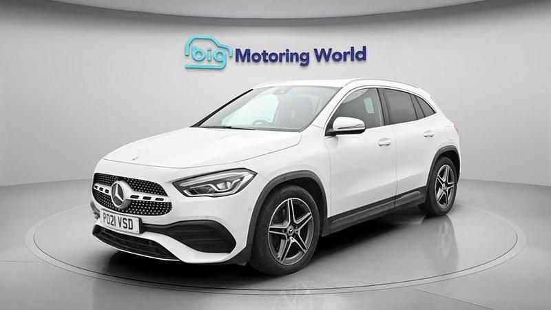 Used Mercedes GLA200 Executive 163 HP (119 kW) 2021 White SUV