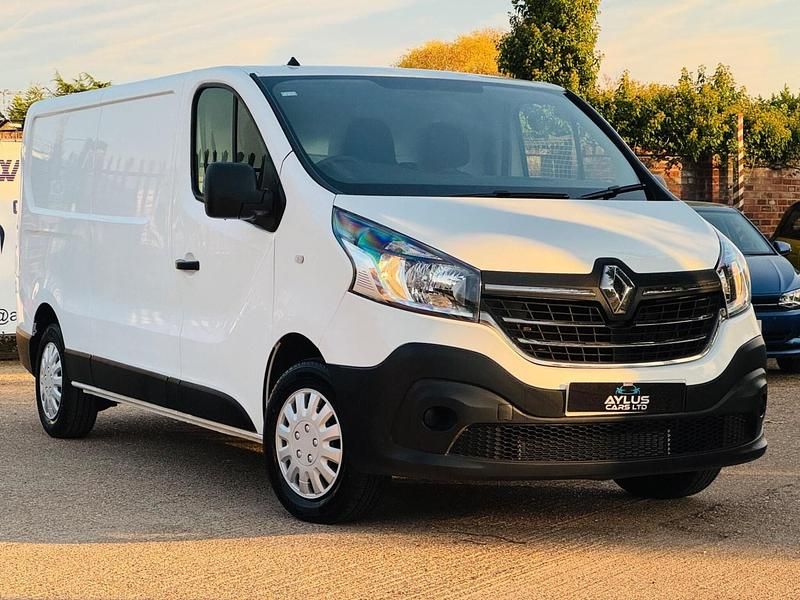White Used 2021 Renault Trafic Business Van | £11,990 (Fair price) - Image 1/4
