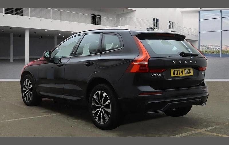 Used Volvo XC60 Plus 250 HP (183 kW) 2024 Onyx black SUV