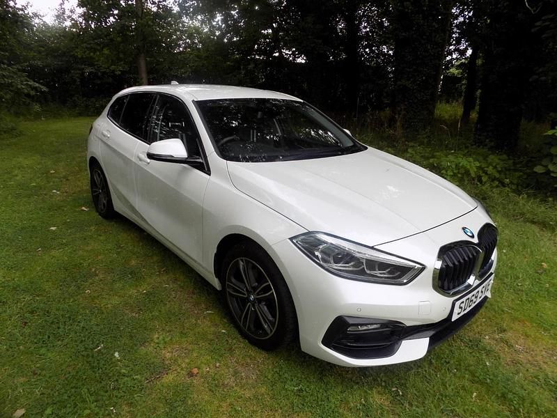 Used BMW 118 Sport Line 2019 White Hatchback