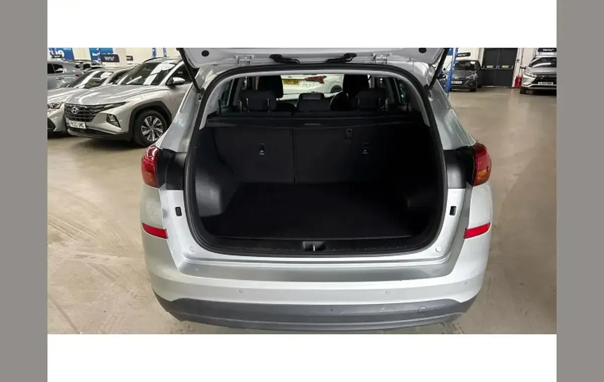 Used Hyundai Tucson SE 129 HP (94 kW) 2019 Silver SUV